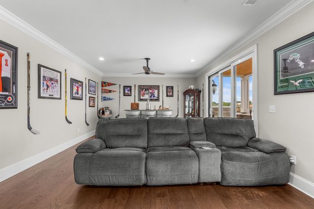 842 Waterton Ave., Myrtle Beach, SC 29579