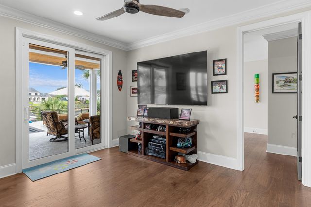 842 Waterton Ave., Myrtle Beach, SC 29579
