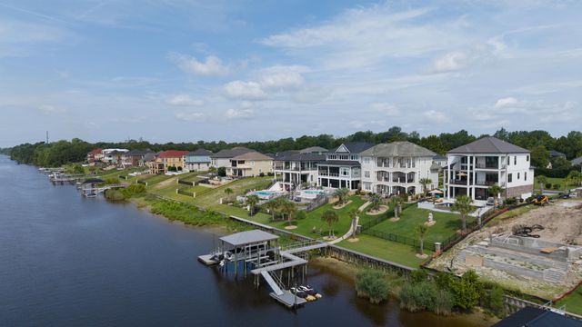 842 Waterton Ave., Myrtle Beach, SC 29579