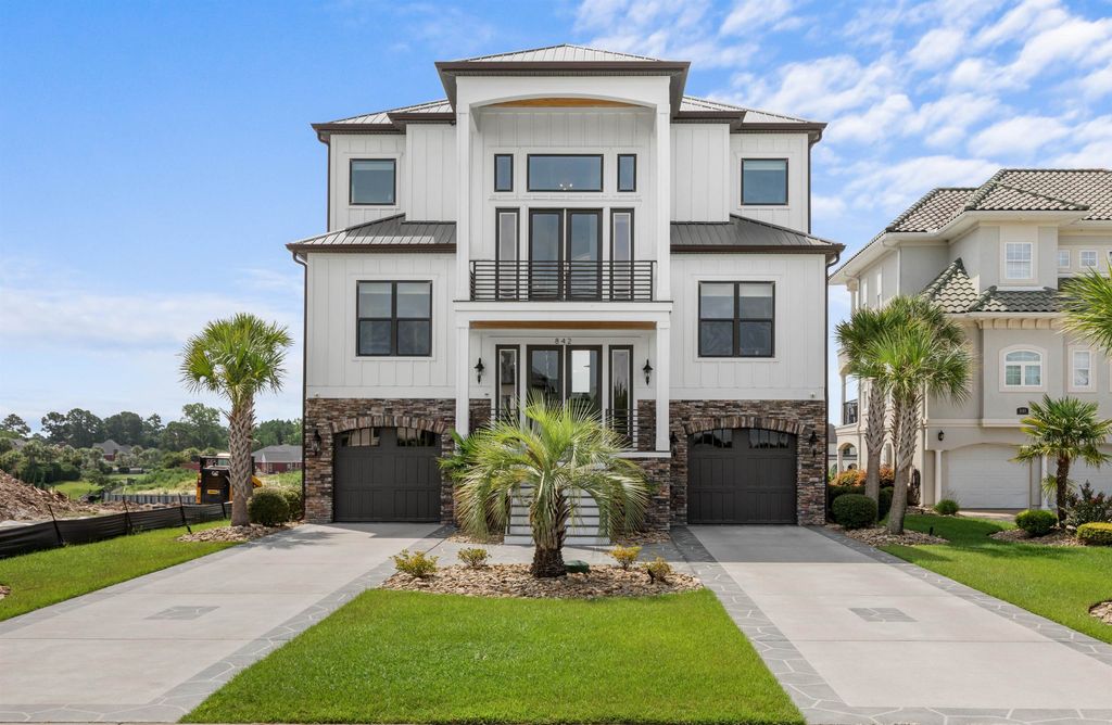 842 Waterton Ave., Myrtle Beach, SC 29579