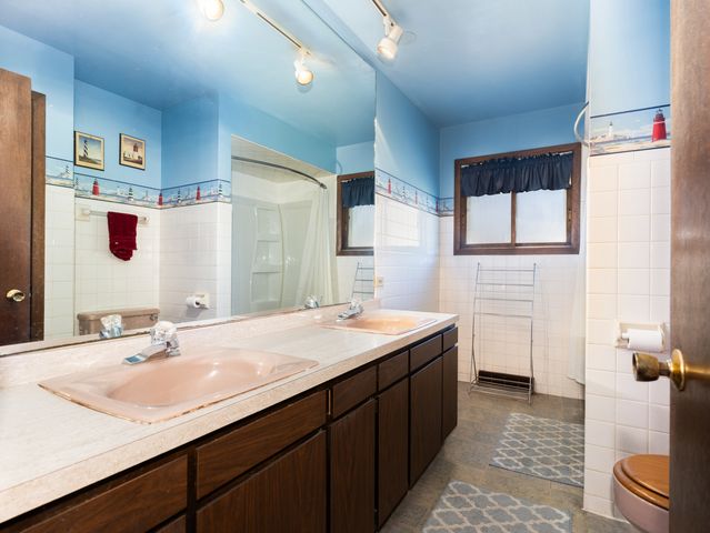 10S144 Ridge Road, Naperville, IL 60565