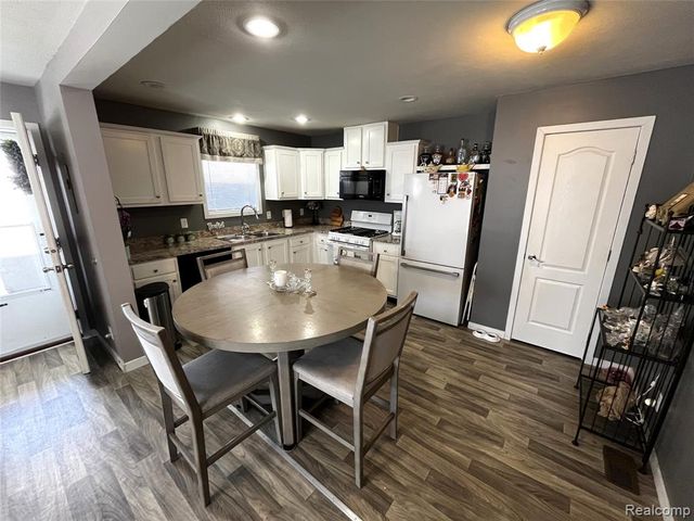 15376 Enchante Drive, Clinton Township, MI 48038