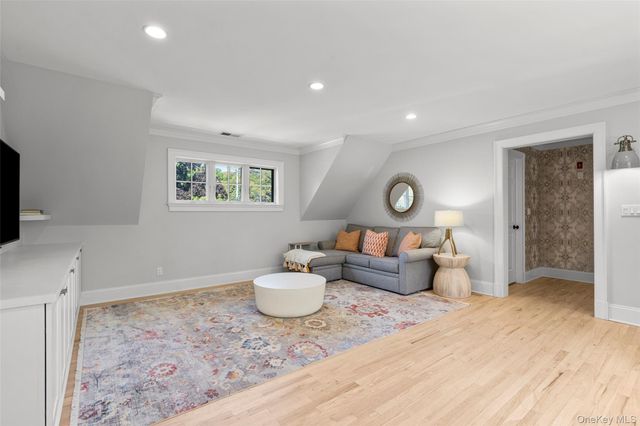 9 Daymon Terrace, Larchmont, NY 10538