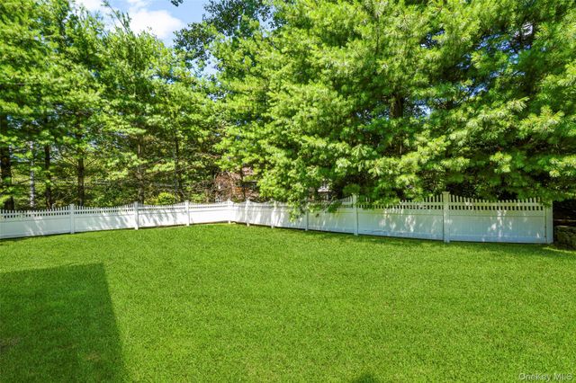 9 Daymon Terrace, Larchmont, NY 10538