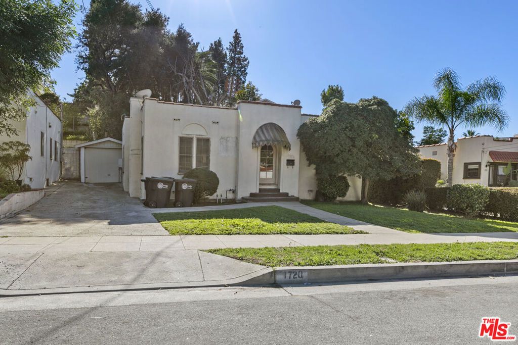 Image 1 of property listing at 1720 Orchard Avenue, Glendale, CA 91206