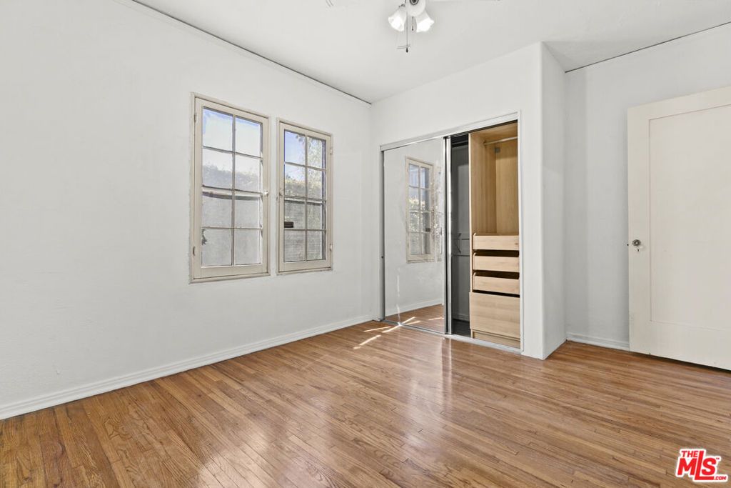 Image 29 of property listing at 1720 Orchard Avenue, Glendale, CA 91206