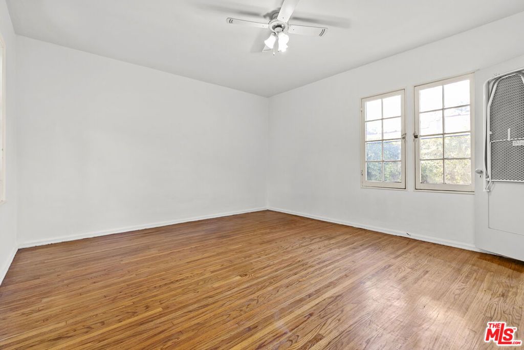 Image 30 of property listing at 1720 Orchard Avenue, Glendale, CA 91206