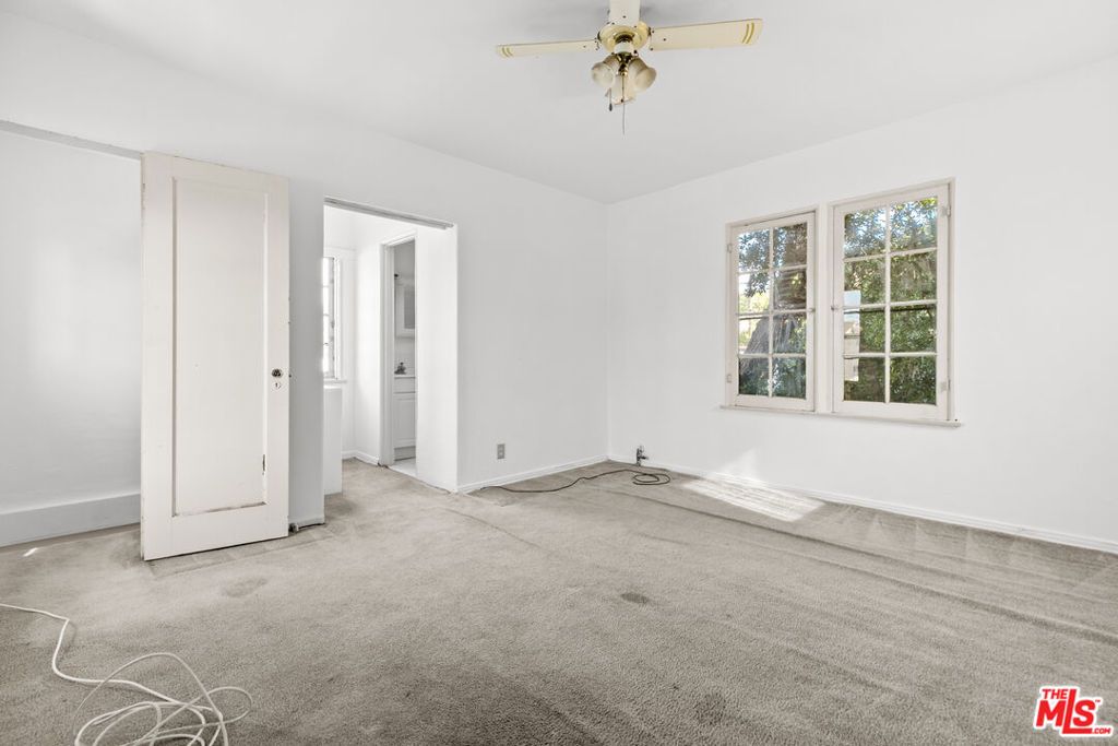 Image 34 of property listing at 1720 Orchard Avenue, Glendale, CA 91206