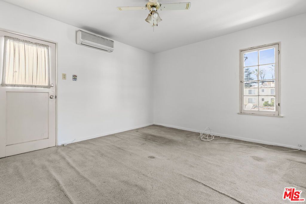Image 35 of property listing at 1720 Orchard Avenue, Glendale, CA 91206