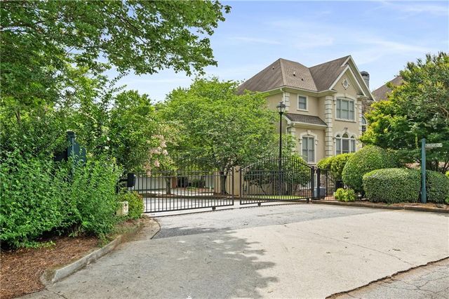 2434 Vivian Circle, Decatur, GA 30030