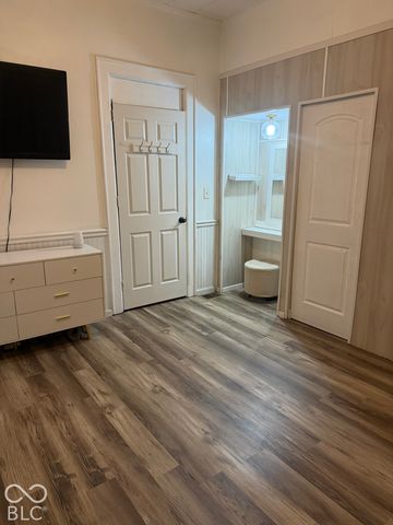 921 W 4th Street, Anderson, IN 46016