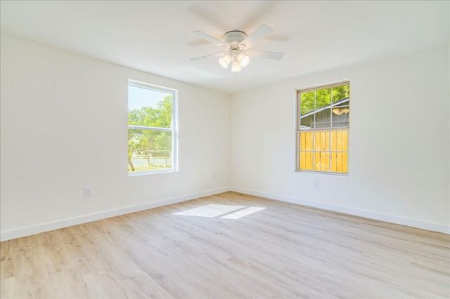 1120 Spur ST, Austin, TX 78721