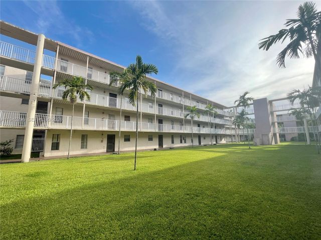 2800 NW 56th Ave E201, Lauderhill, FL 33313