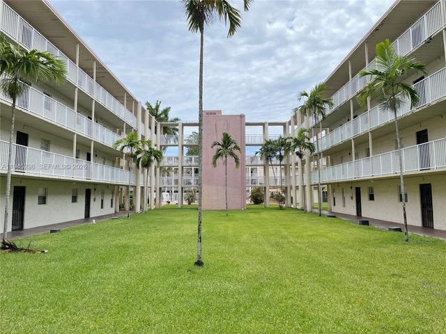 2800 NW 56th Ave E201, Lauderhill, FL 33313