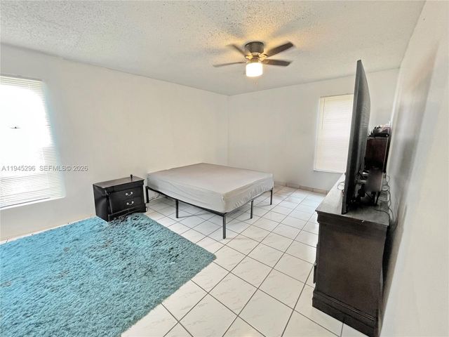 2800 NW 56th Ave E201, Lauderhill, FL 33313