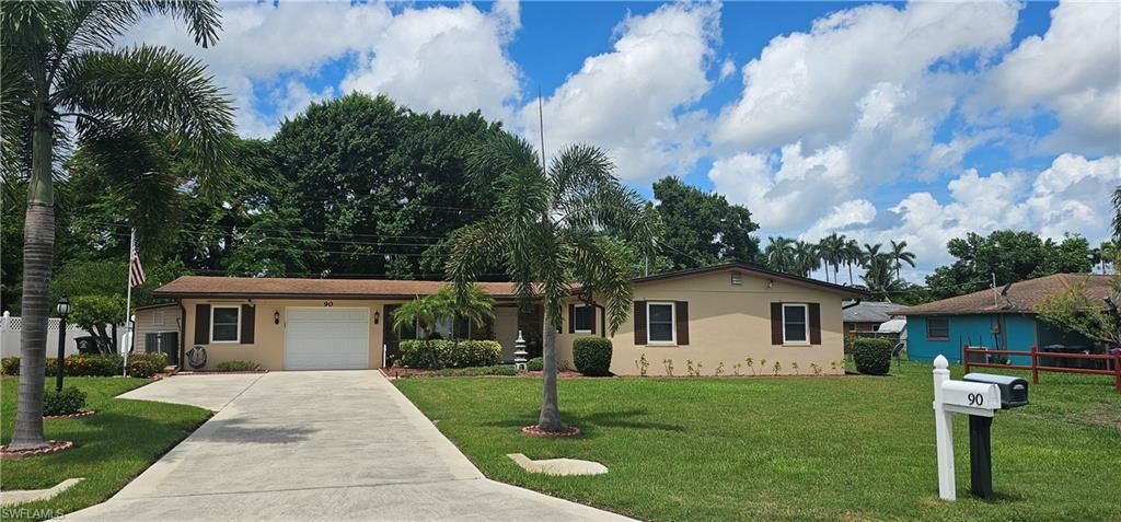 90 Palm Tree TER, Fort Myers, FL 33905