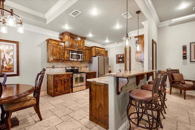 3726 Bill Owens Pwky, Longview, TX 75605