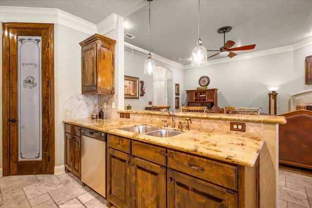 3726 Bill Owens Pwky, Longview, TX 75605