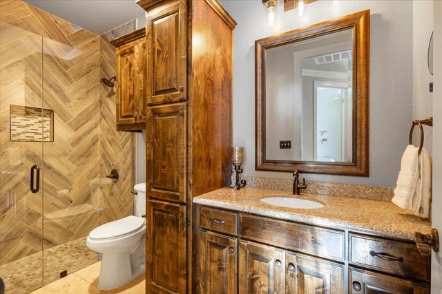 3726 Bill Owens Pwky, Longview, TX 75605