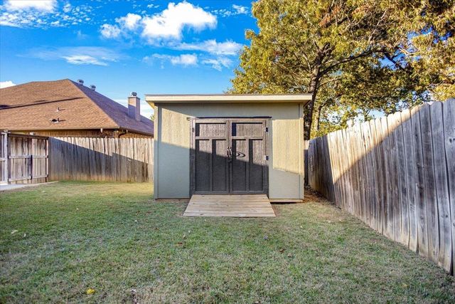 3726 Bill Owens Pwky, Longview, TX 75605