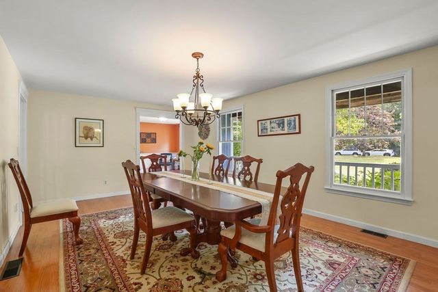 19 Steven P Wentworth Rd, Falmouth, MA 02556