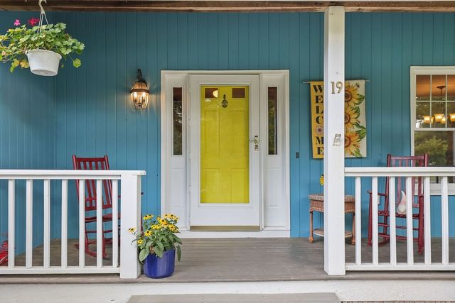 19 Steven P Wentworth Rd, Falmouth, MA 02556