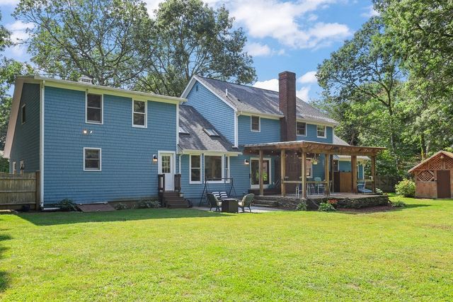 19 Steven P Wentworth Rd, Falmouth, MA 02556