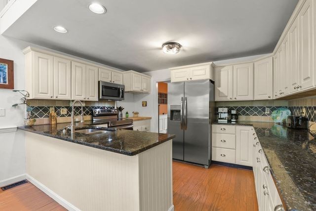 19 Steven P Wentworth Rd, Falmouth, MA 02556