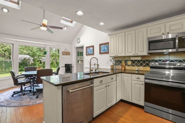 19 Steven P Wentworth Rd, Falmouth, MA 02556