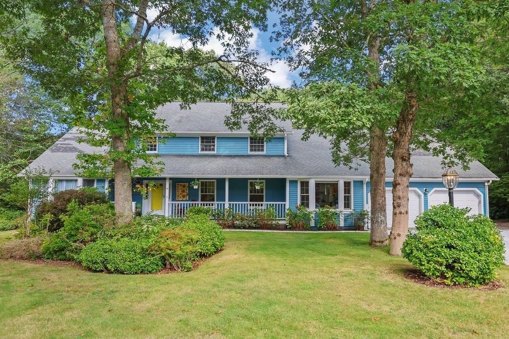 19 Steven P Wentworth Rd, Falmouth, MA 02556