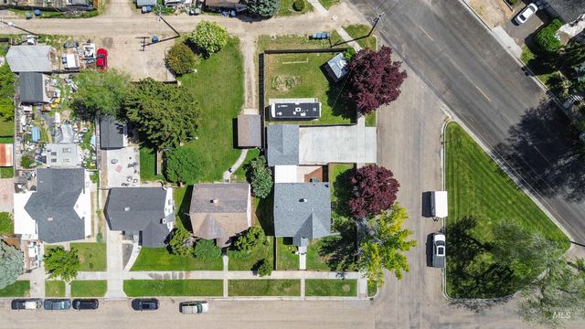 1124 14th Ave S, Nampa, ID 83651