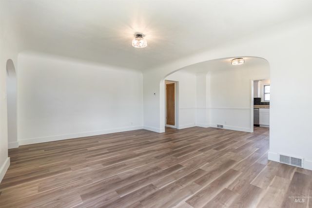 1124 14th Ave S, Nampa, ID 83651