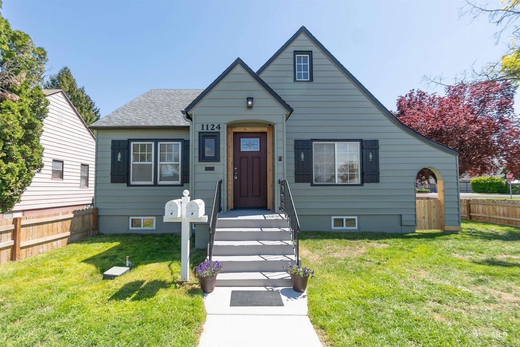 1124 14th Ave S, Nampa, ID 83651