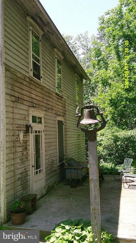 9825 OLD 22, Breinigsville, PA 18031