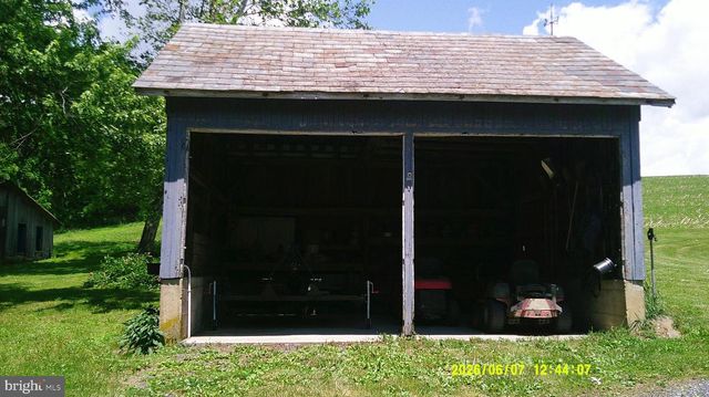 9825 OLD 22, Breinigsville, PA 18031