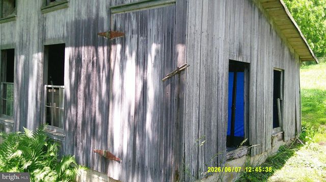 9825 OLD 22, Breinigsville, PA 18031