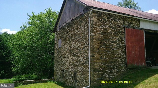 9825 OLD 22, Breinigsville, PA 18031