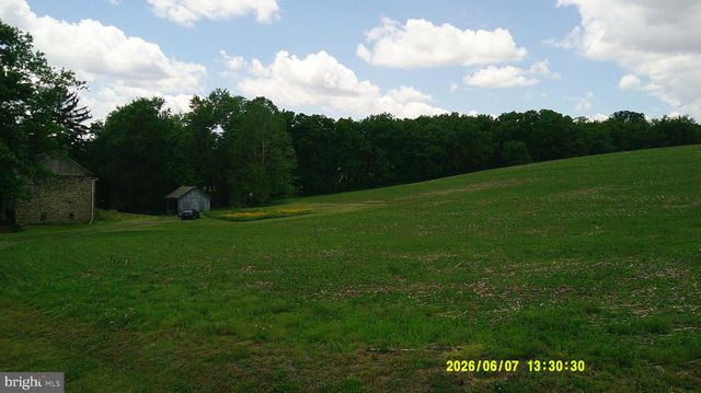 9825 OLD 22, Breinigsville, PA 18031