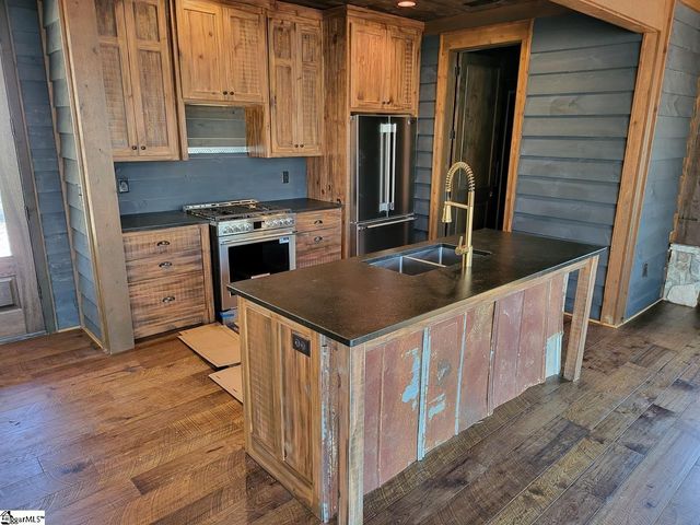 653 Aqua View Drive, Seneca, SC 29672