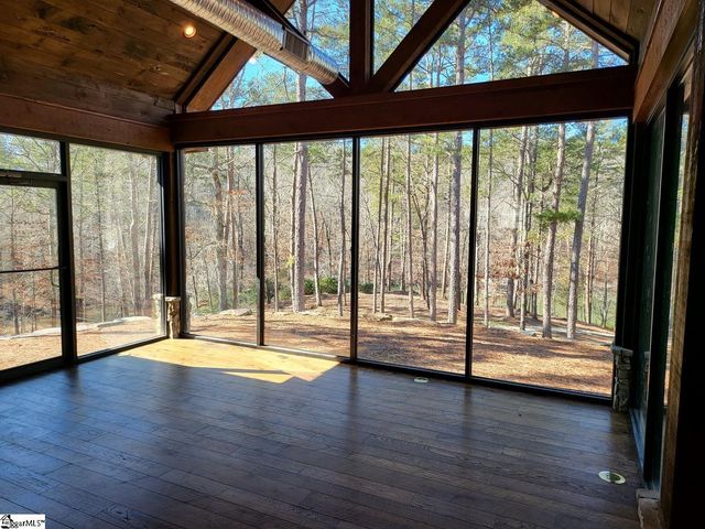 653 Aqua View Drive, Seneca, SC 29672