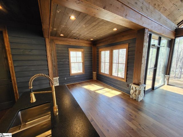 653 Aqua View Drive, Seneca, SC 29672