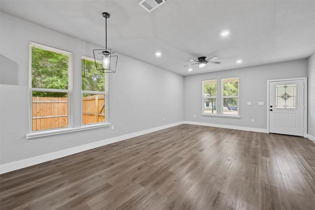 6147 Shawnee Drive, Mabank, TX 75156