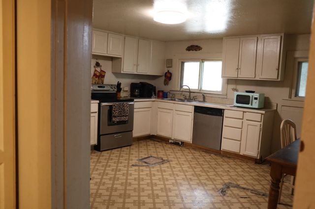424 Meadowbrook Dr, Pigeon Forge, TN 37863