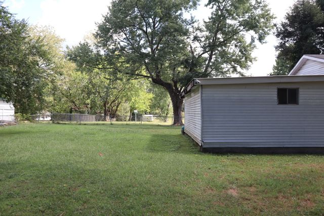 424 Meadowbrook Dr, Pigeon Forge, TN 37863