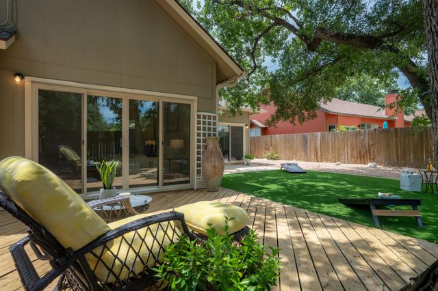 607 Sapling CV S, Cedar Park, TX 78613