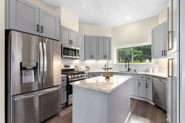 607 Sapling CV S, Cedar Park, TX 78613