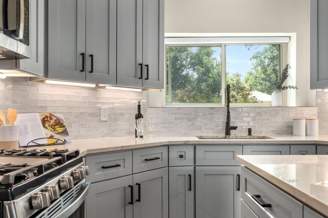607 Sapling CV S, Cedar Park, TX 78613