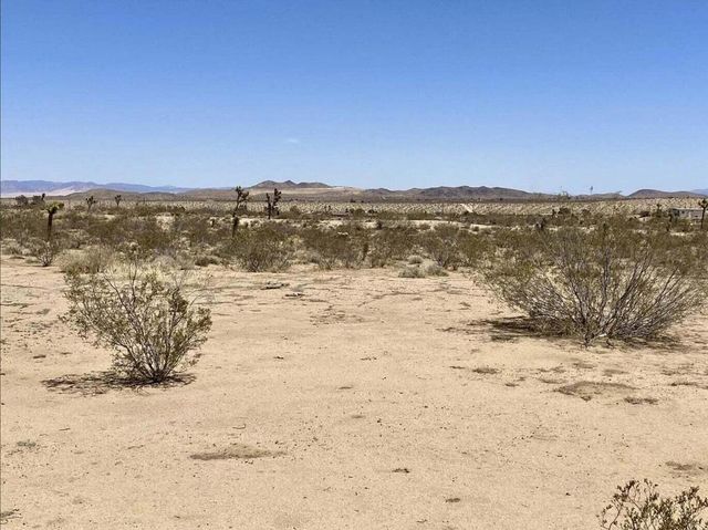 205 Old Woman Springs Road, Yucca Valley, CA 92284