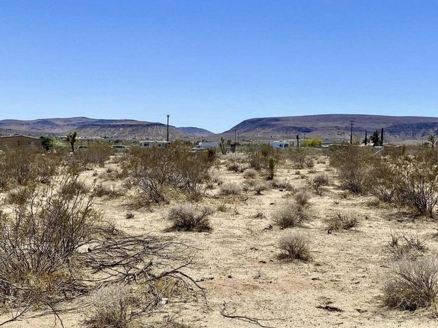 205 Old Woman Springs Road, Yucca Valley, CA 92284