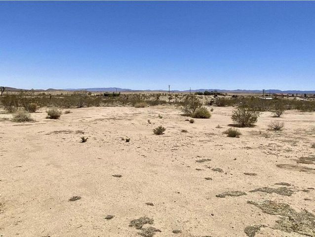 205 Old Woman Springs Road, Yucca Valley, CA 92284